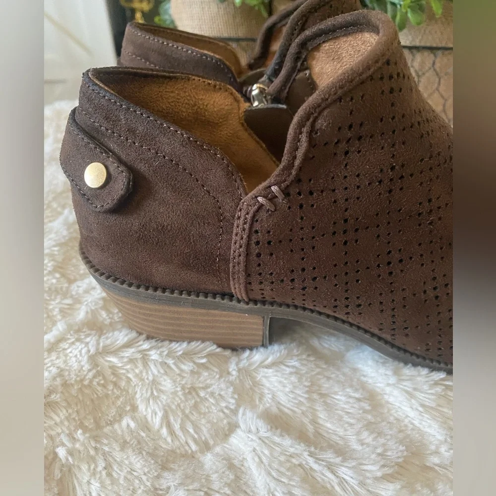 Dr. Scholl's Dark Brown‎ Chukka Boots